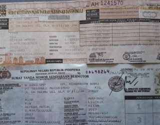 polisi-tilang-pajak-stnk-mati