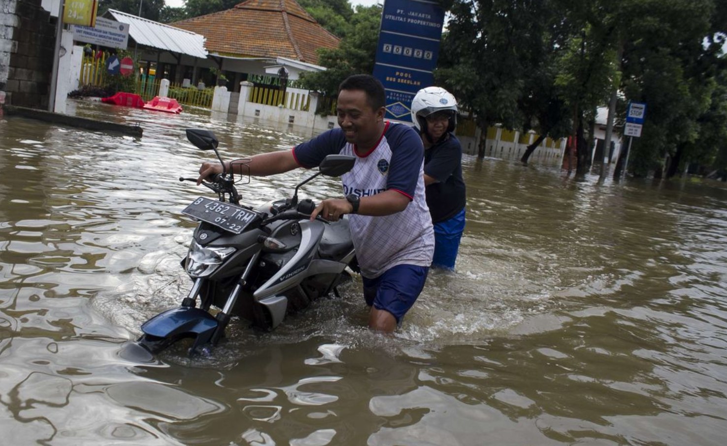 Apa yang harus dilakukan jika motor terendam banjir