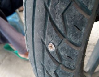 Cara Menambal Ban Tubeless Sendiri