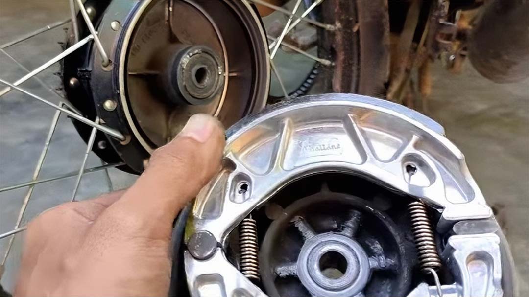 Ciri ciri Kampas Rem Motor Habis 2