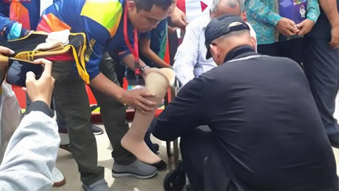 Bagaimana cara menolong korban terjadinya kecelakaan