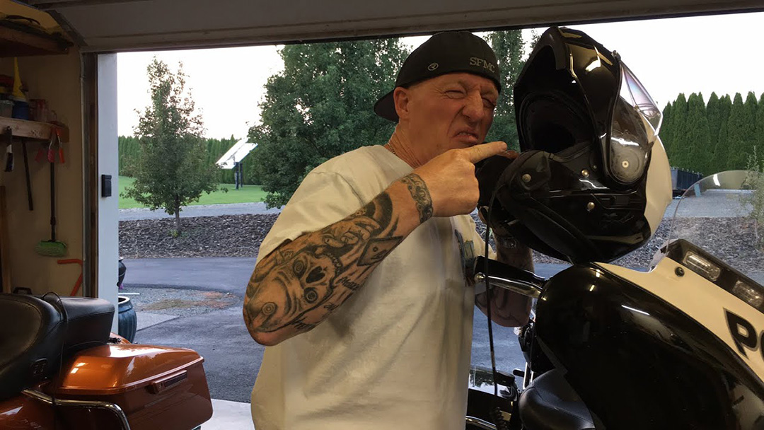 Penyebab Helm Bau Apek dan Cara Efektif Mengatasinya