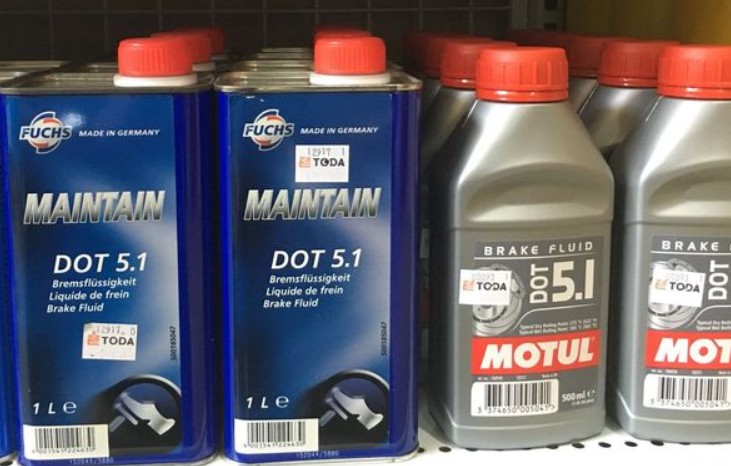 Ketahui dengan Baik Kapan harus Ganti Oli Rem Motor