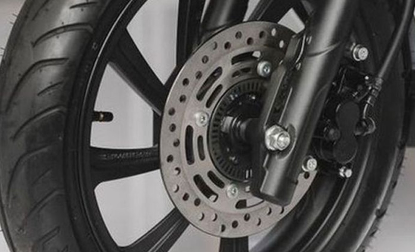 Alasan Mengapa Rem Depan Sepeda Motor Dirancang Lebih Pakem