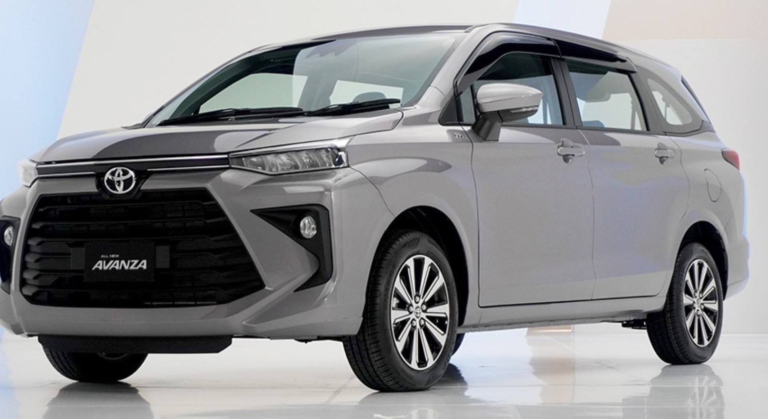 Angka Penjualan Mobil Avanza Tetap mendominasi, Penjualan Mitsubishi Expander Menurun