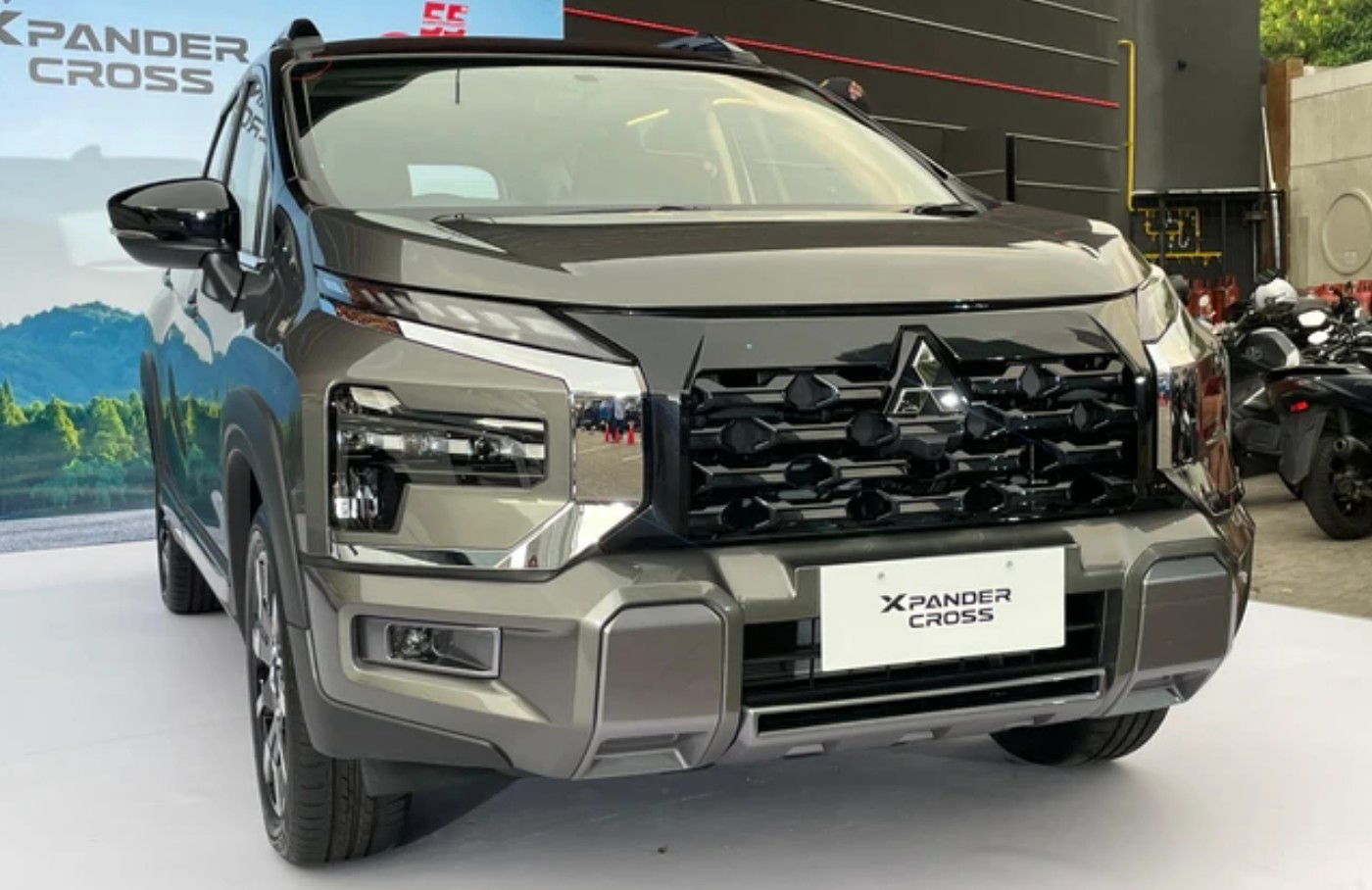New Xpander Cross